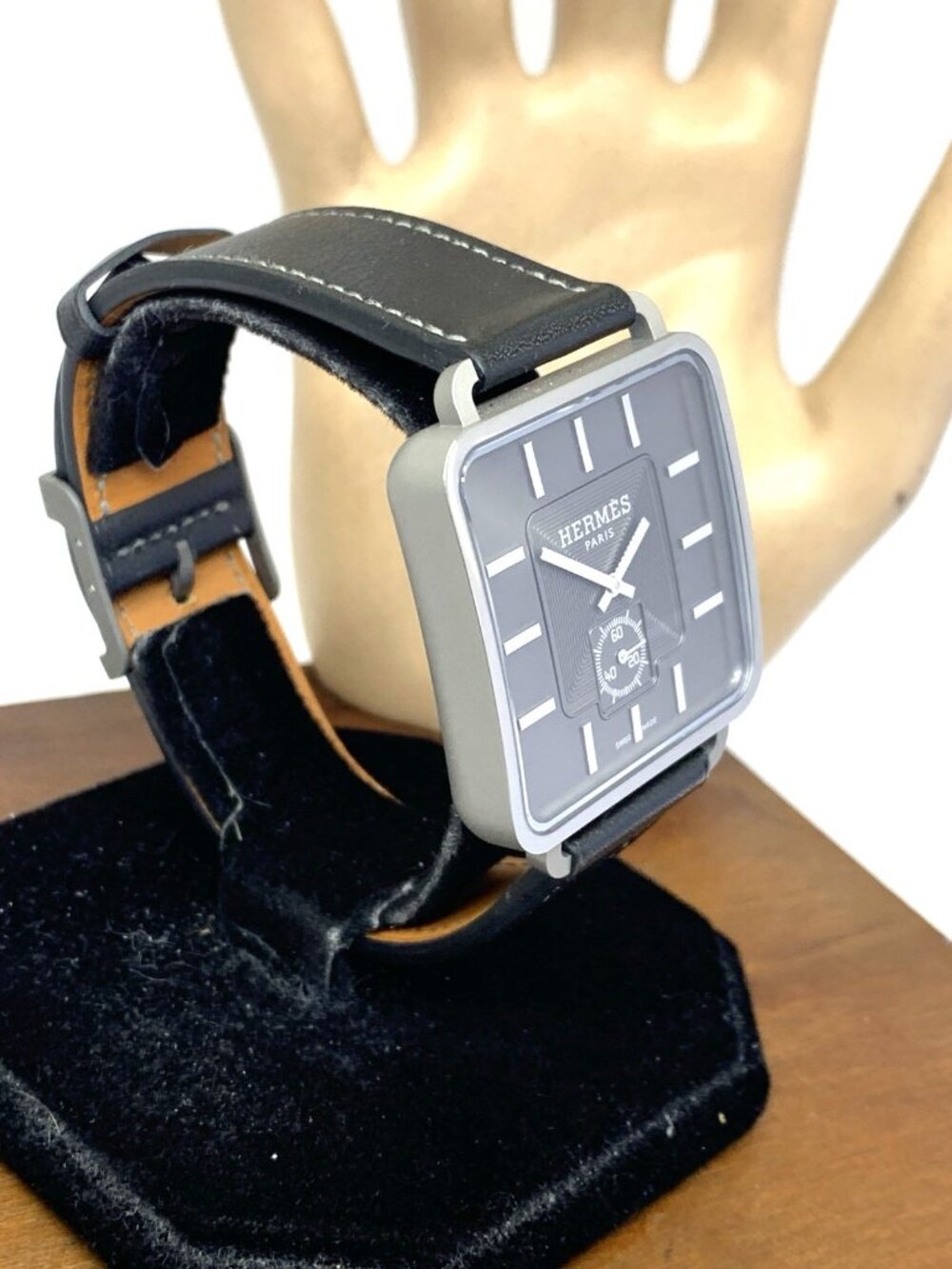 Hermes Men's Watch TI1.741 Swiss Automatic Gray Dial Titanium Black Leather Band - Picture 12 of 12